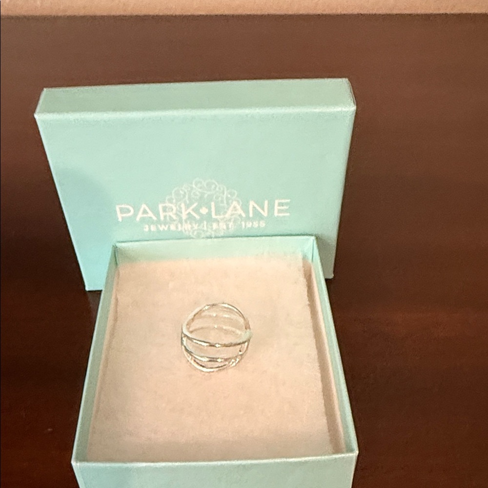 Park Lane Elegant Silver Ring. Size 7